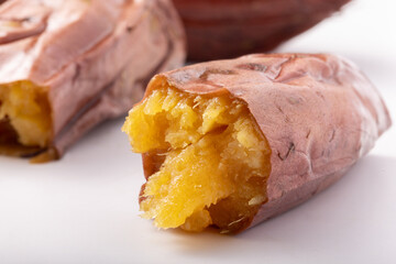 ［鹿児島県産　紅はるか］甘蜜　やきいも © UMI