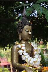 buddha statue in laos