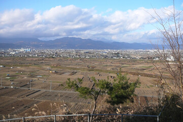 日本：上杉謙信が陣とした妻女山（さいじょさん）から見る川中島古戦場／長野県松代町・千曲市
