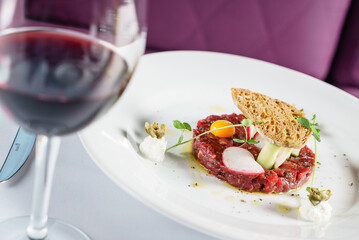 beef tartar with egg