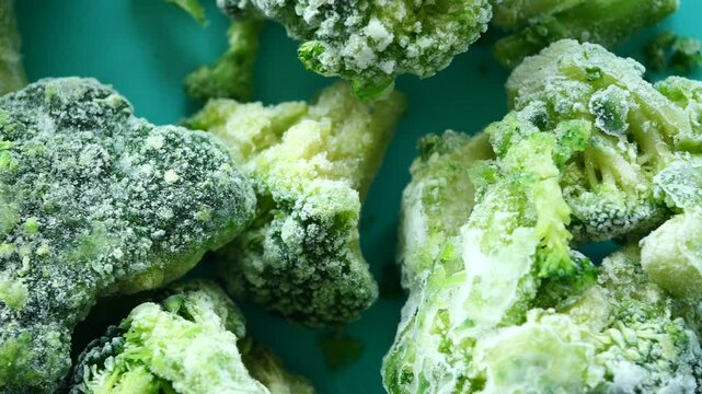 Preparing frozen broccoli with simple cooking methods for better meals