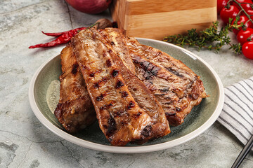 Grilled pork ribs with spices