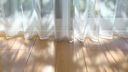 レースのカーテン　窓辺