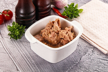 Canned tuna preserve for salad