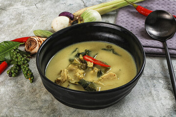 Thai green chicken curry with coconut