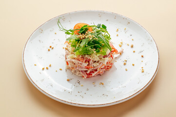 layered salad with ham, cheese and herbs
