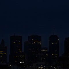 Horizonte de ciudad minimalista de noche con siluetas oscuras