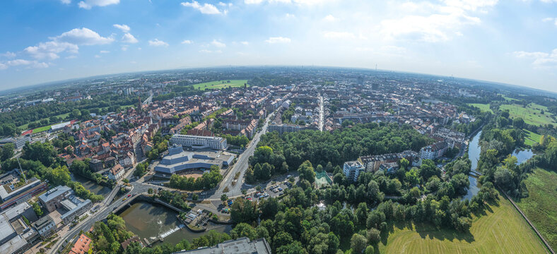 Die mittelfr&auml;nkische Gro&szlig;stadt F&uuml;rth rund um die Flutbr&uuml;cke an der Rednitz von oben