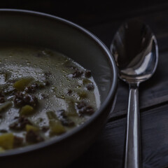 Herzhafte Hackfleisch-Lauch-Suppe – Weihnachtszeit trifft Wohlfühlküche