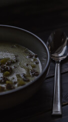 Herzhafte Hackfleisch-Lauch-Suppe – Weihnachtszeit trifft Wohlfühlküche