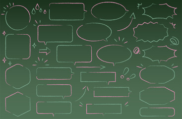 ピンクと緑のチョークで描いたシンプルな吹き出しセット