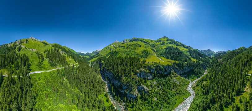 Die wildromantische Lechschlucht zwischen Lech und Warth aus der Voelperspektive