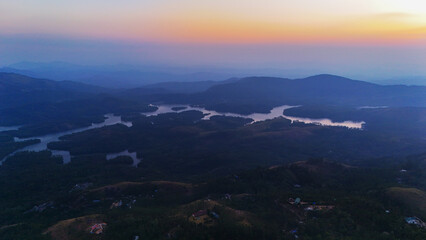 Fototapeta premium Kolukkumalai, Munnar – Home to the World’s Highest Tea Plantation in Tamil Nadu