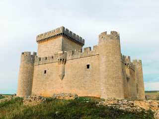 Fototapeta premium medieval casttle of Villalonso in Spain