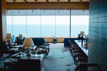 伊豆の温泉街の美しい海