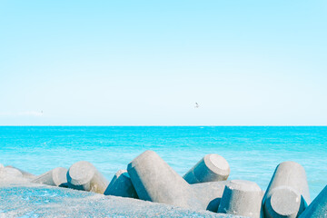 伊豆の温泉街の美しい海