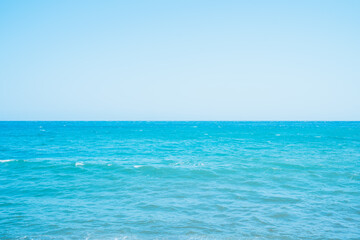 伊豆の温泉街の美しい海