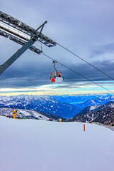 Obraz premium Scenic Gondola Ride in Mountains