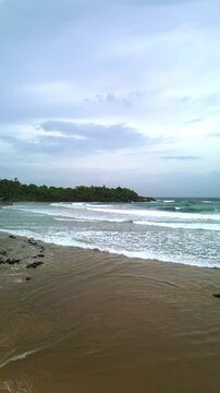 Einsamer Strand, keine einsame Reise
