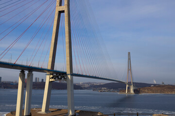 Obraz premium Cable-stayed bridge over the sea, Vladivostok, Russian bridge