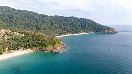 Obraz premium Thailand - Jan 2025 Drohnenaufnahme (Ao Nang - Koh Lanta - Koh Phi Phi)