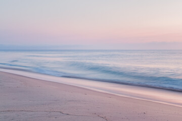 Tranquil Ocean Sunrise Photos – Serene Seascapes, Golden Hour Waves & Peaceful Coastal Horizons