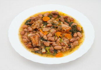 Pinto beans with vegetables and meat