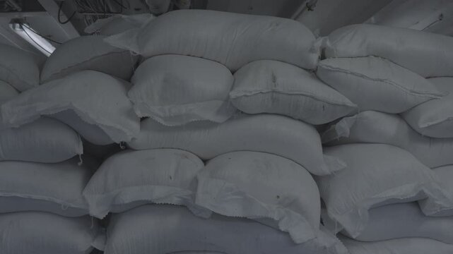 costales en bodega