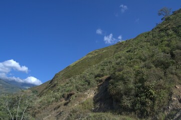 La gran cantidad de montañas y su verdor natural proporciona grandes cantidades de agua utiles a la agricultura.