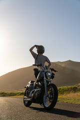 Obraz premium Biker during golden hour