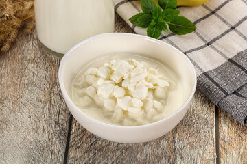 Grain cottage cheese with sour