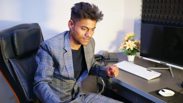 Executive thinks deeply brightens with new thought