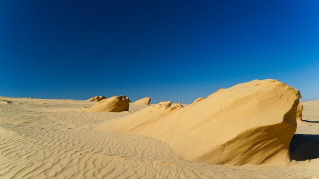 Il deserto del Sahara nella regione di Tezeur le localit&agrave; di Ong Jmal e il villaggio di Star Wars. Tunisia Nord Africa