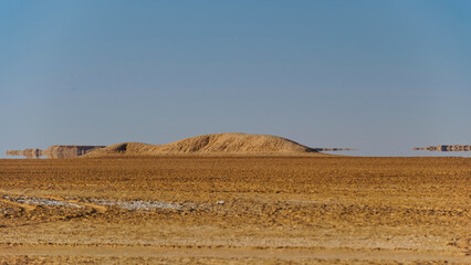 Il deserto del Sahara nella regione di Tezeur le località di Ong Jmal e il villaggio di Star Wars....