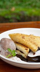 The food menu is toast combined with ice cream