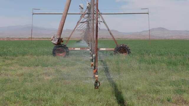 Center Pivot Irrigation System Watering Feild