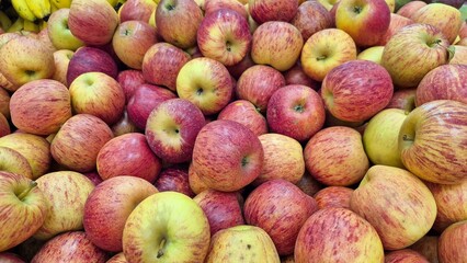 Fresh Red Apples