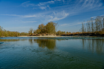 Wanderung an der renaturierten Isar nahe Landau