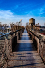 Obraz premium railway bridge, metal walkway, footbridge over the railway