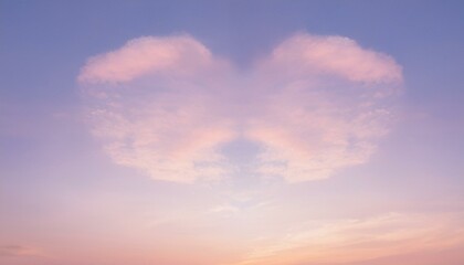 Obraz premium 파스텔 톤의 하늘, 구름이 자연스럽게 하트 모양을 이루고 있으며 따뜻한 석양이 이를 부드럽게 물들이고 있다