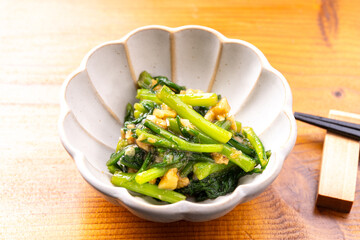 春菊のくるみ味噌和え