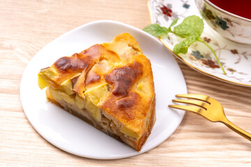 りんごとさつま芋のケーキ