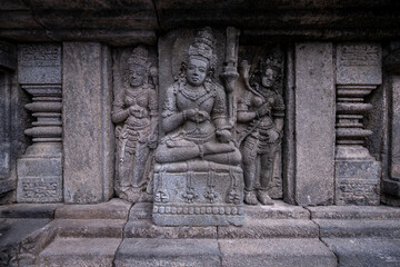 東南アジアの遺跡にある仏像