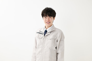 男性作業員　配送業　現場作業