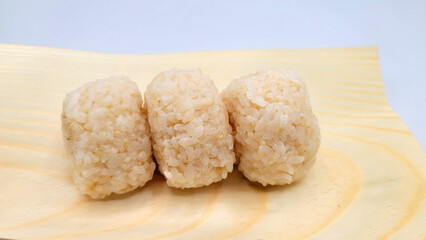 日本の手作りおむすび・おにぎり／Japanese handmade rice balls／일본의 수제 기저귀 · 주먹밥
