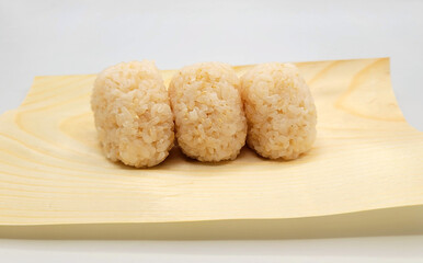 日本の手作りおむすび・おにぎり／Japanese handmade rice balls／일본의 수제 기저귀 · 주먹밥