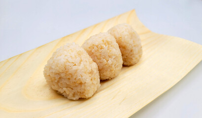 日本の手作りおむすび・おにぎり／Japanese handmade rice balls／일본의 수제 기저귀 · 주먹밥