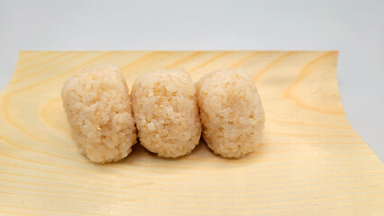 日本の手作りおむすび・おにぎり／Japanese handmade rice balls／일본의 수제 기저귀 · 주먹밥