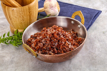 Red steamed rubine rice garnish