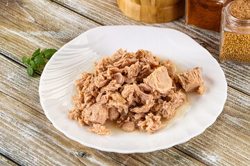 Canned tuna fish in the bowl